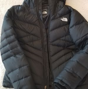 North face hooded puff